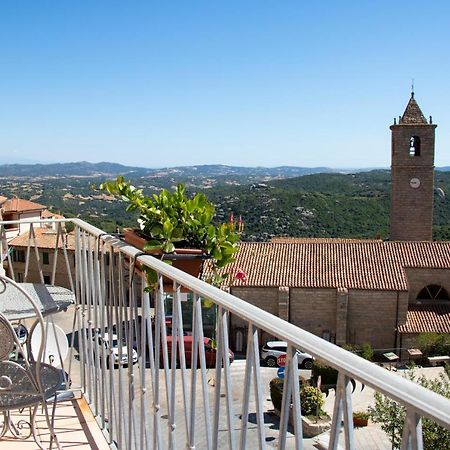 Bed & Breakfast Zia Menga - Luogosanto Sardinia ภายนอก รูปภาพ