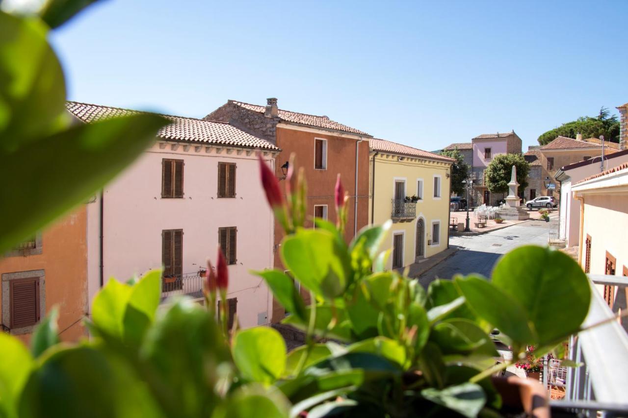 Bed & Breakfast Zia Menga - Luogosanto Sardinia ภายนอก รูปภาพ