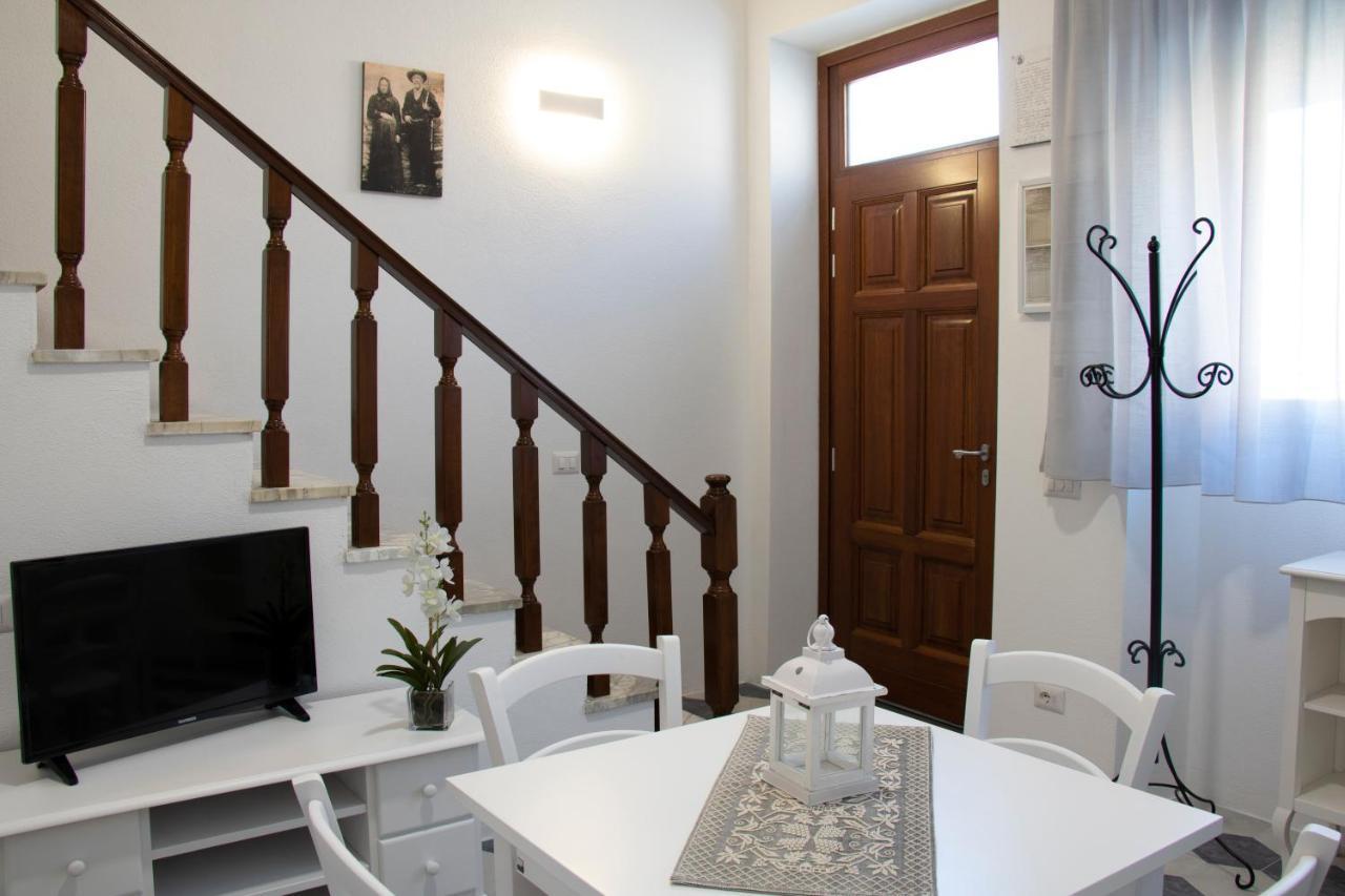 Bed & Breakfast Zia Menga - Luogosanto Sardinia ภายนอก รูปภาพ