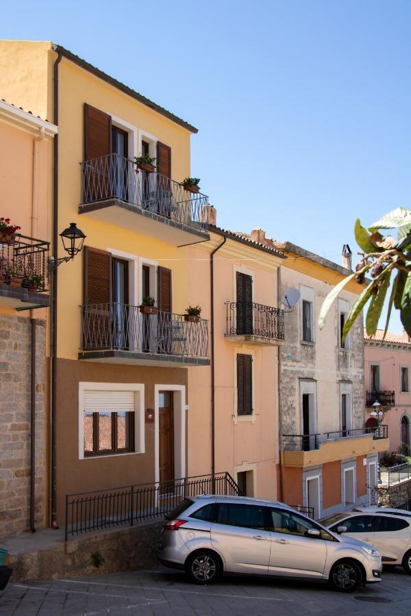 Bed & Breakfast Zia Menga - Luogosanto Sardinia ภายนอก รูปภาพ