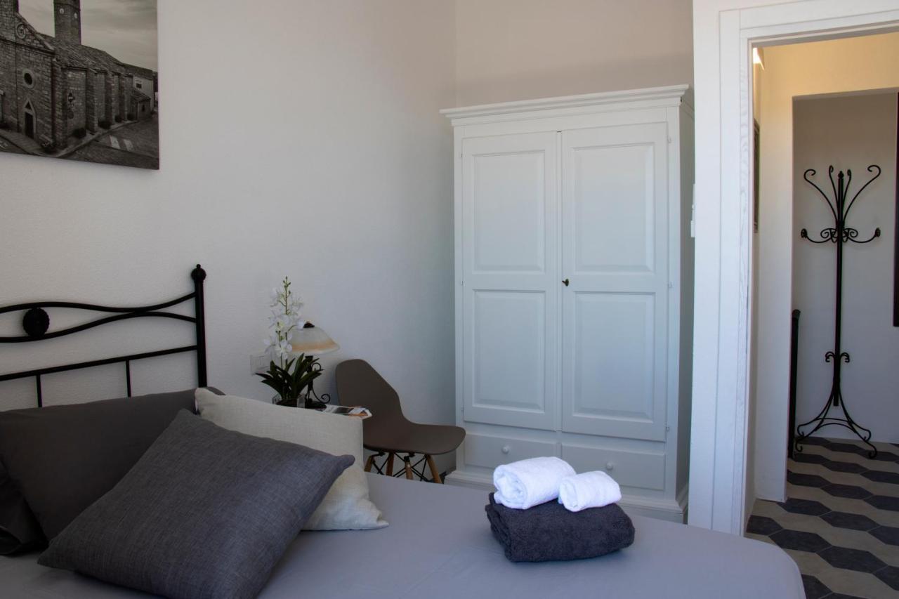 Bed & Breakfast Zia Menga - Luogosanto Sardinia ภายนอก รูปภาพ